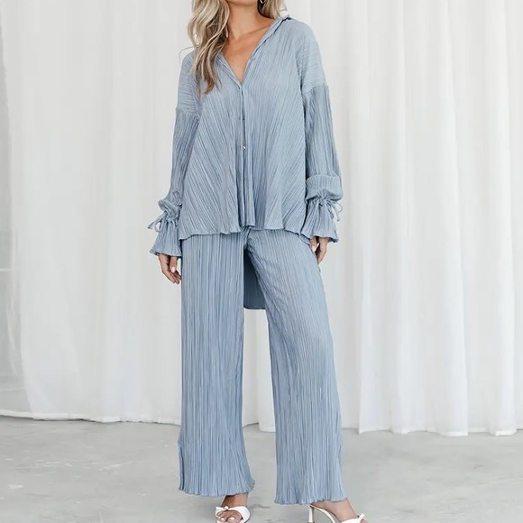 NWT Lena Vie Boutique Summer Pant + Top Set In Pleated Blue with Accent Ties - Picture 3 of 5